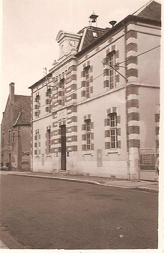mairie-école de La Chapelle